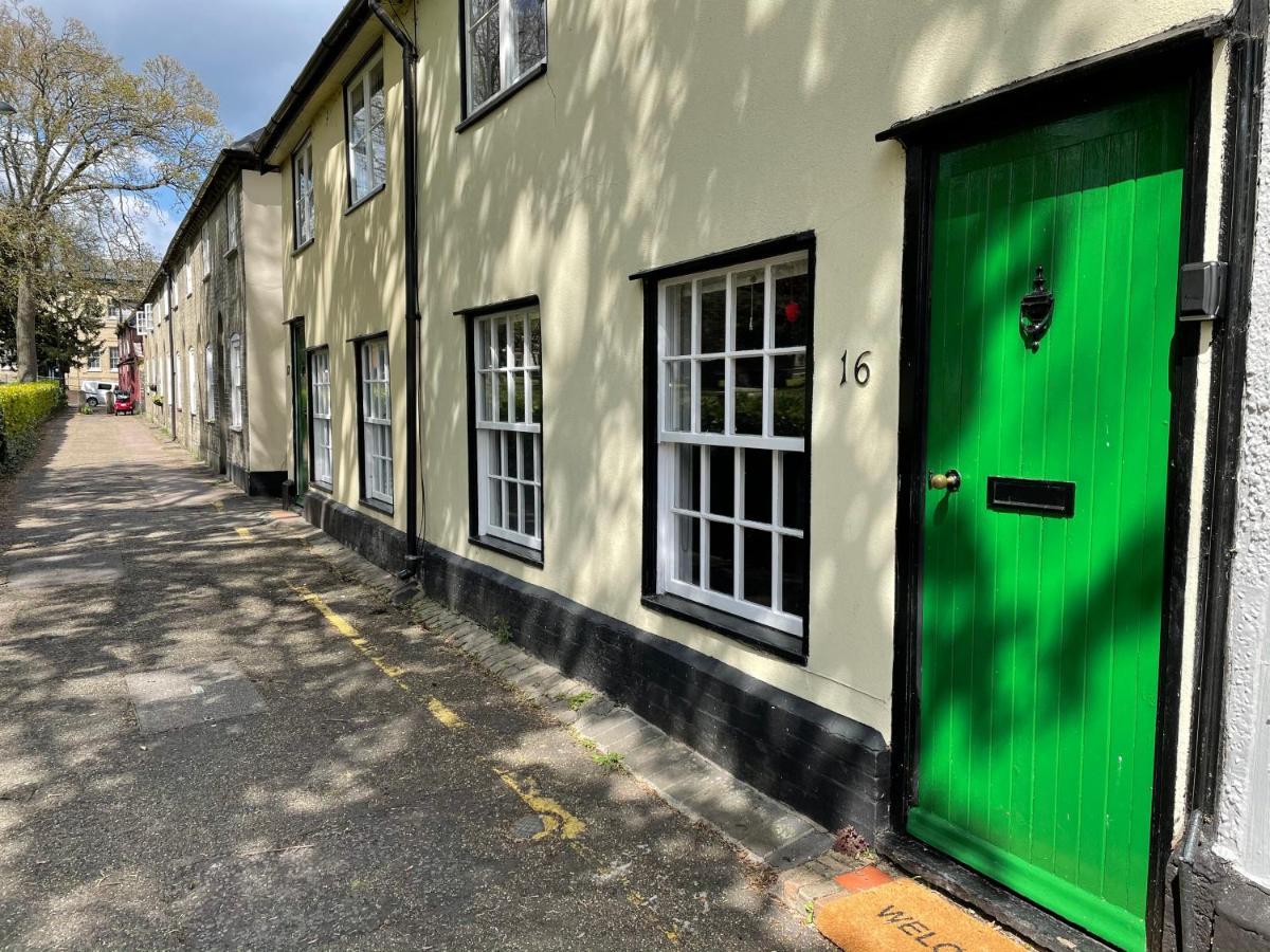 Charming Town Centre Character Cottage With Parking Stowmarket Eksteriør bilde