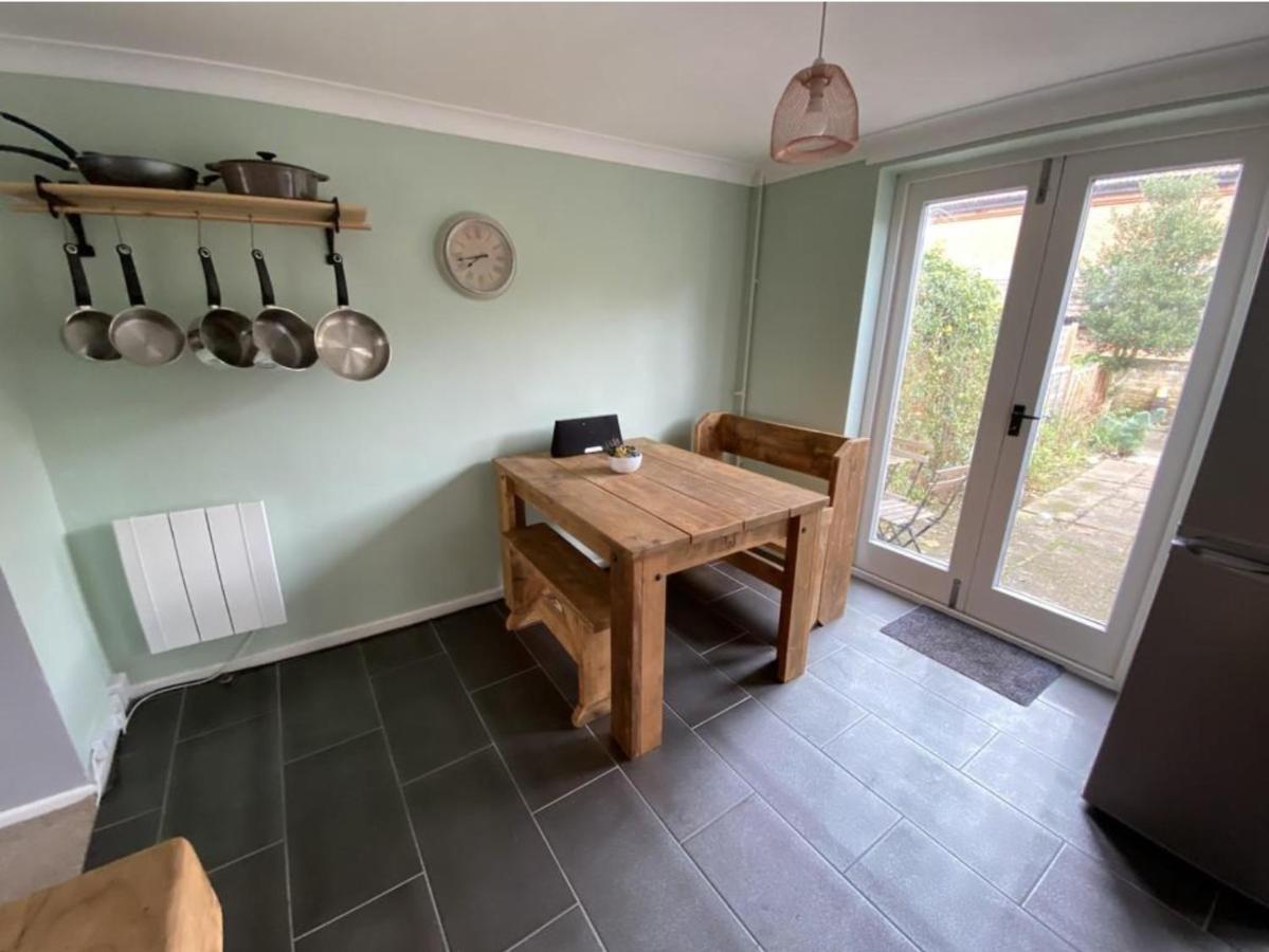 Charming Town Centre Character Cottage With Parking Stowmarket Eksteriør bilde