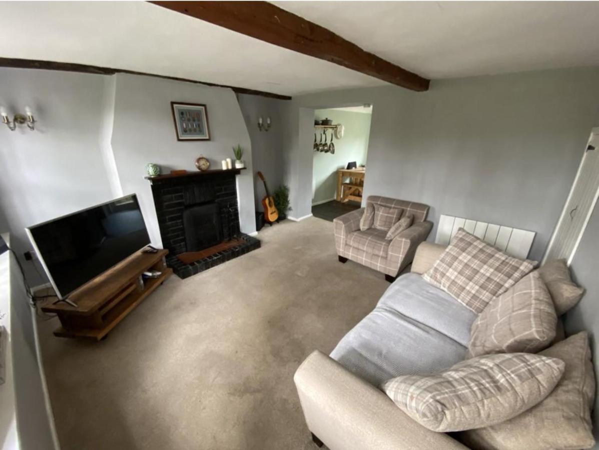 Charming Town Centre Character Cottage With Parking Stowmarket Eksteriør bilde